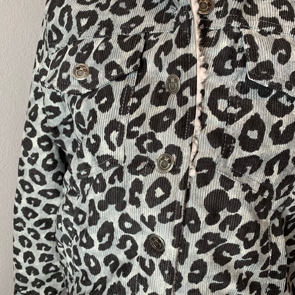 New! Disney Women's Mickey Mouse Jacket Leopard XS - Picture 2 of 3